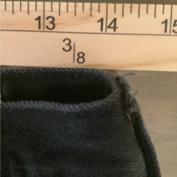 We The Free Women’s black button front 28 boyfriend‎ low rise distressed shorts - Picture 3 of 12